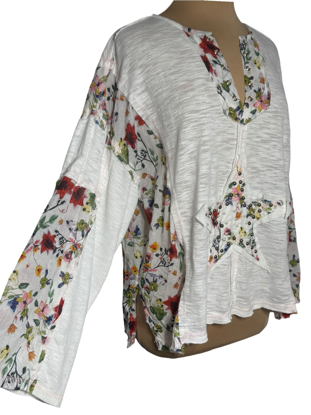 POL Multicolor Floral V-Neck Oversized Slub Knit Star Patch Pull Over Top Size M - Picture 4 of 10